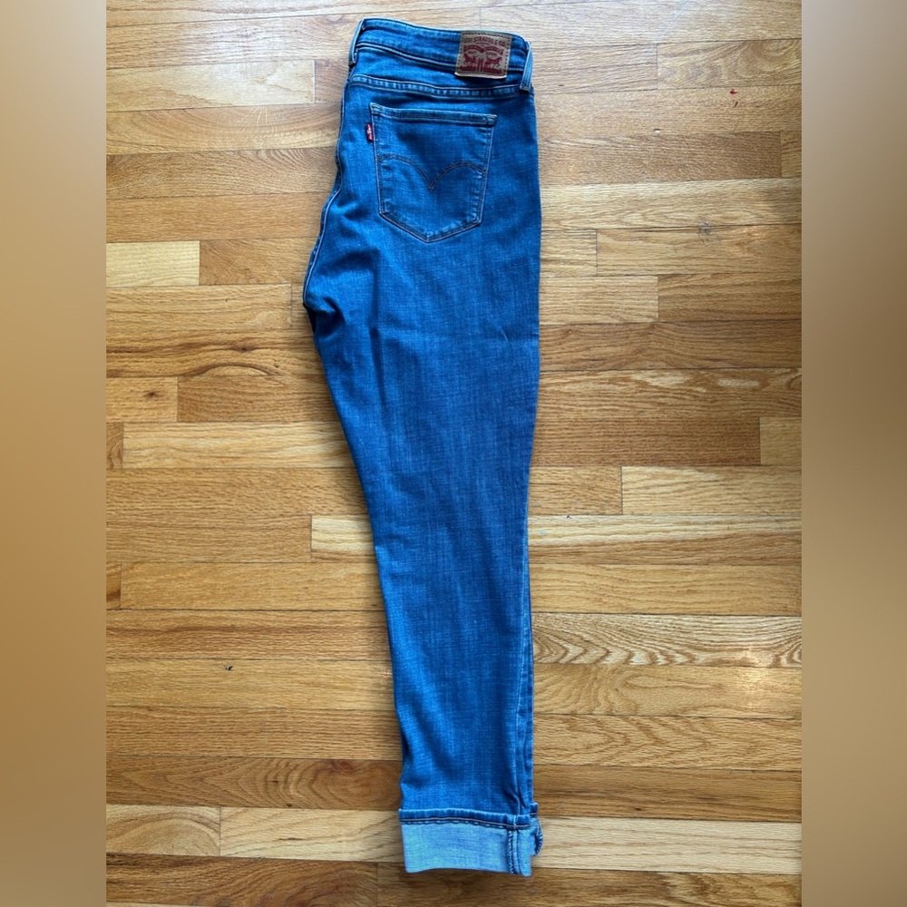 LEVI Strauss Women’s Jean size 32
